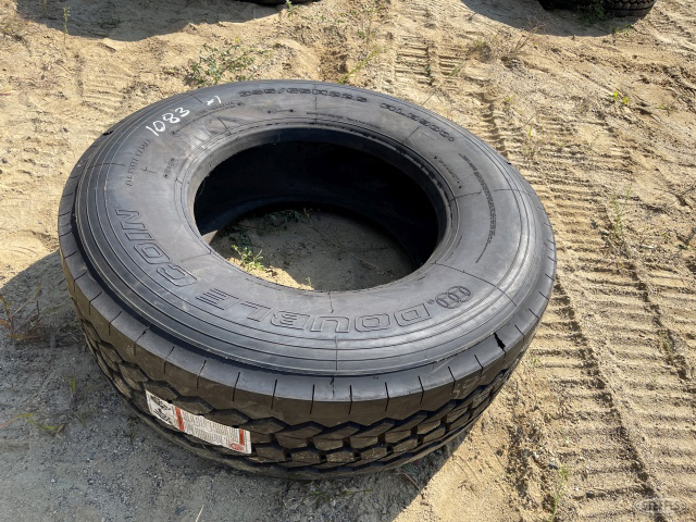 (1) 385/65R/22.5 tires